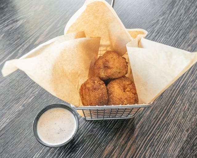 SAMMEN BALLS.